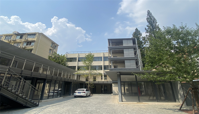上海黑湖科技園招商熱線：一站式企業(yè)服務(wù)，即刻咨詢(xún)！